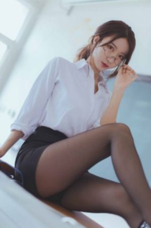 喷水白丝蜜臀av久久av